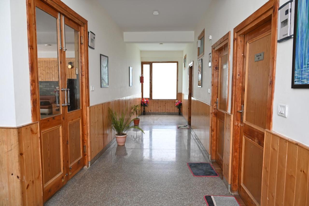 Hotel Seven Hills Manali Buitenkant foto