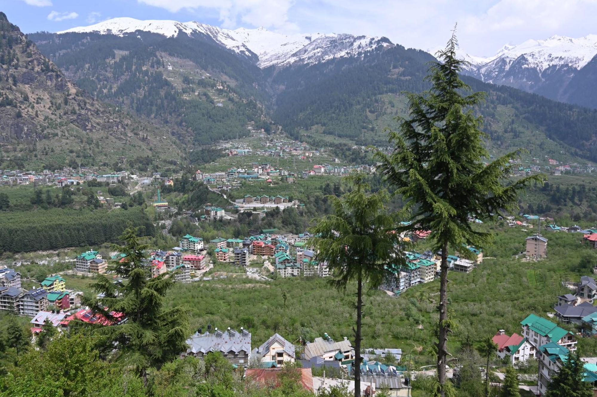 Hotel Seven Hills Manali Buitenkant foto