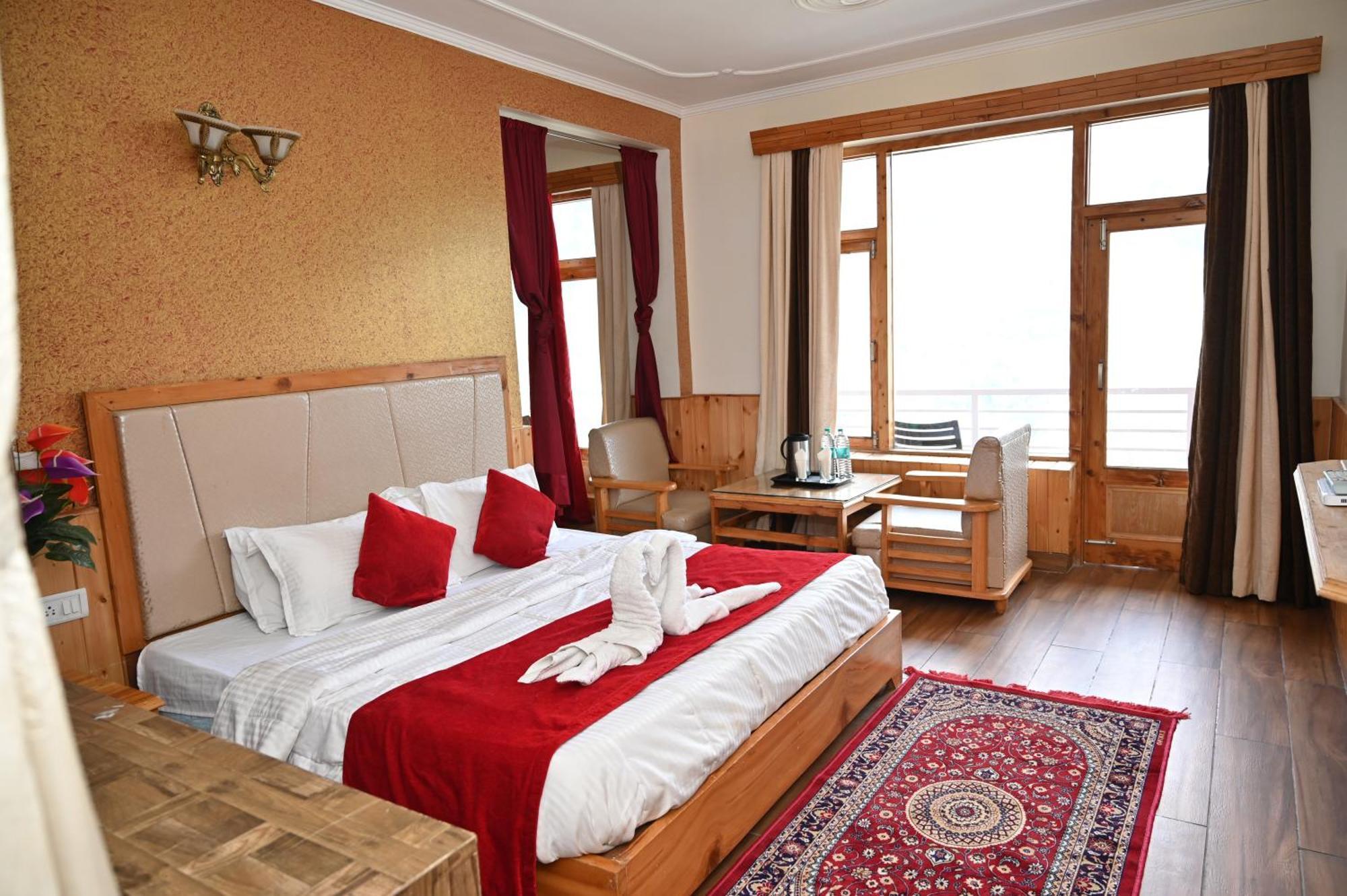 Hotel Seven Hills Manali Buitenkant foto