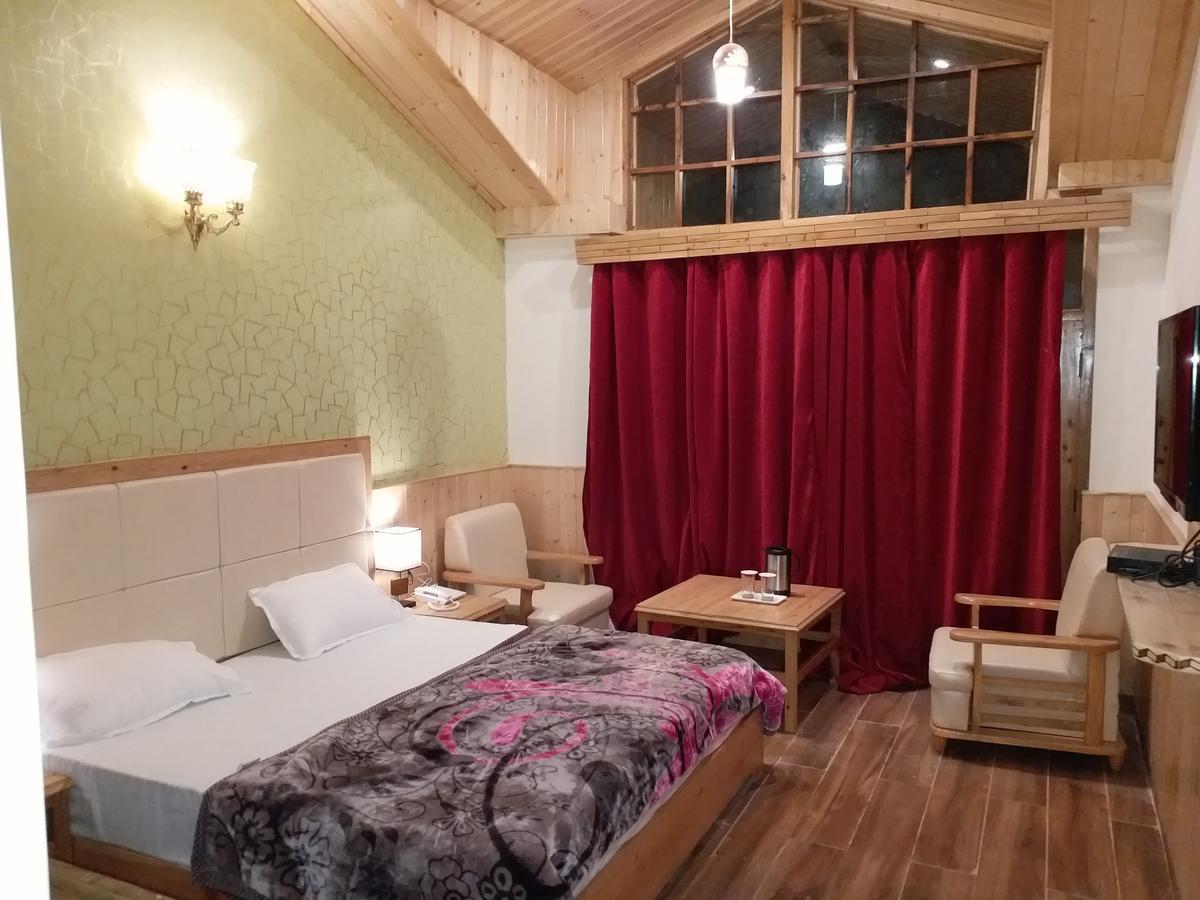 Hotel Seven Hills Manali Buitenkant foto