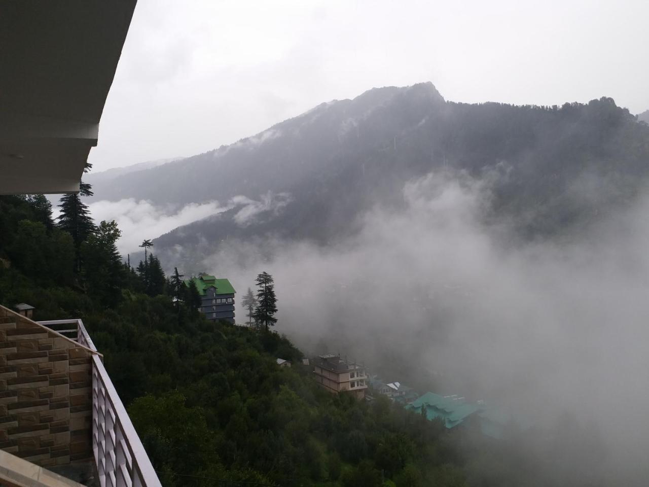 Hotel Seven Hills Manali Buitenkant foto