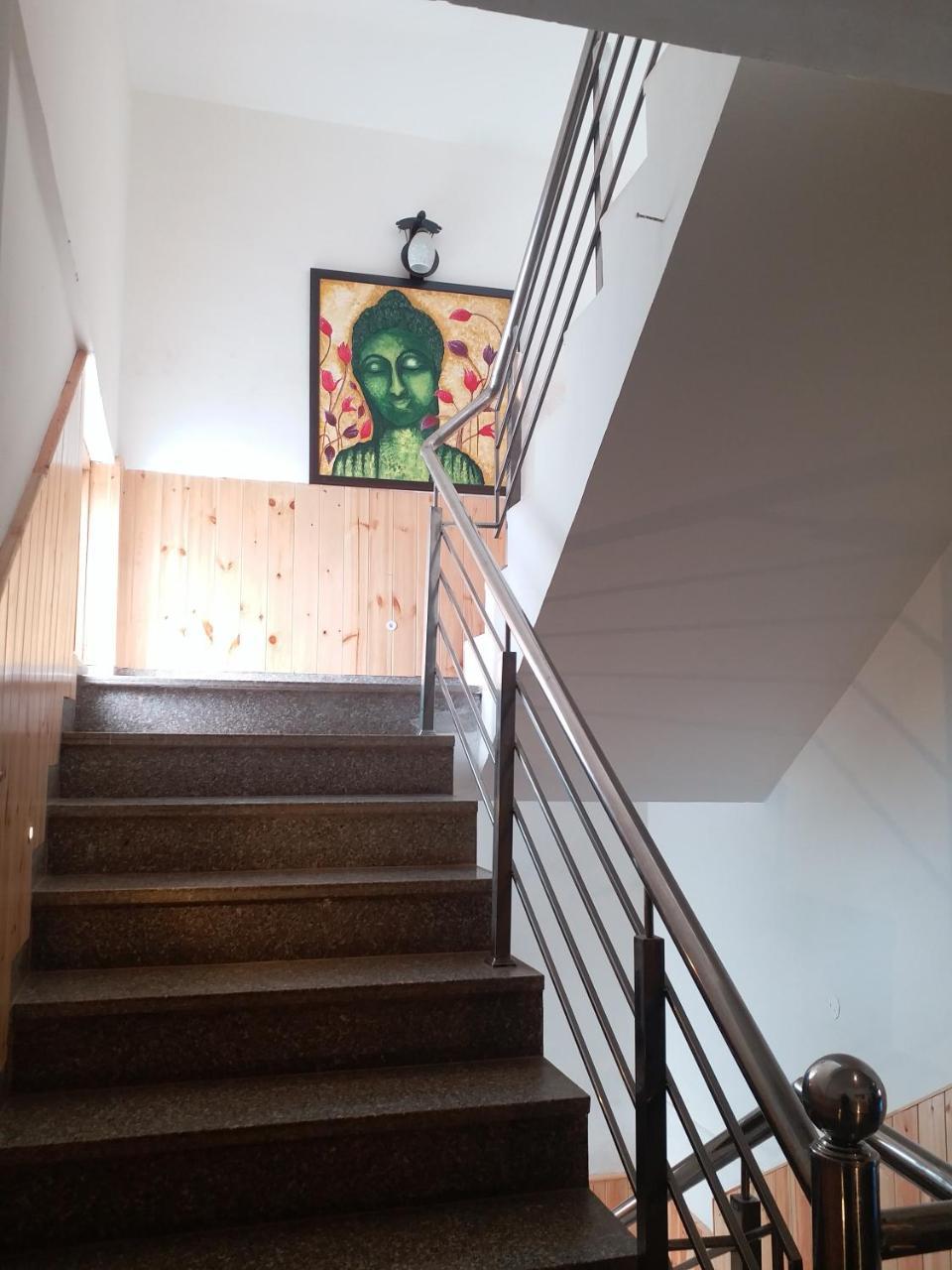 Hotel Seven Hills Manali Buitenkant foto