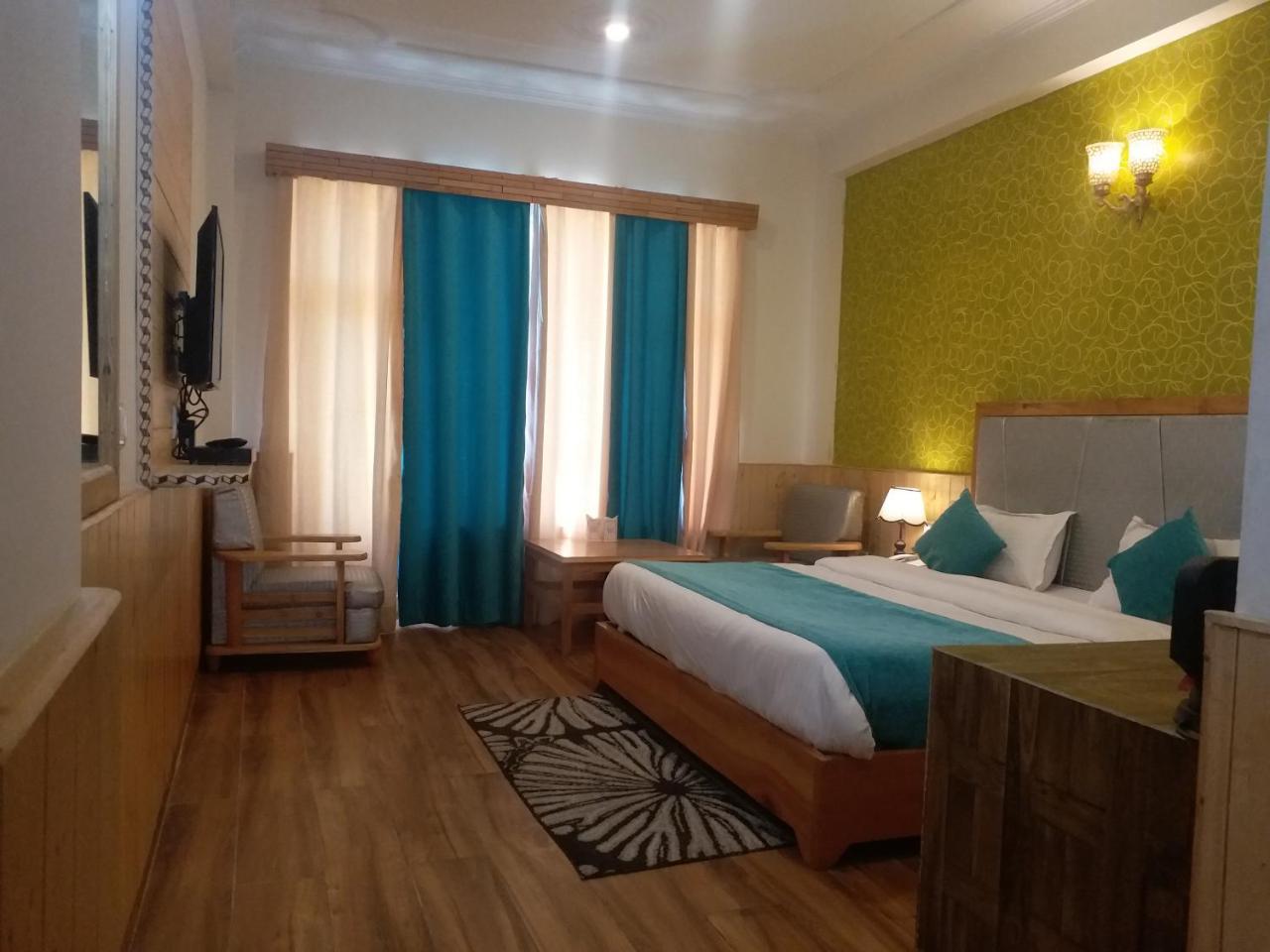 Hotel Seven Hills Manali Buitenkant foto